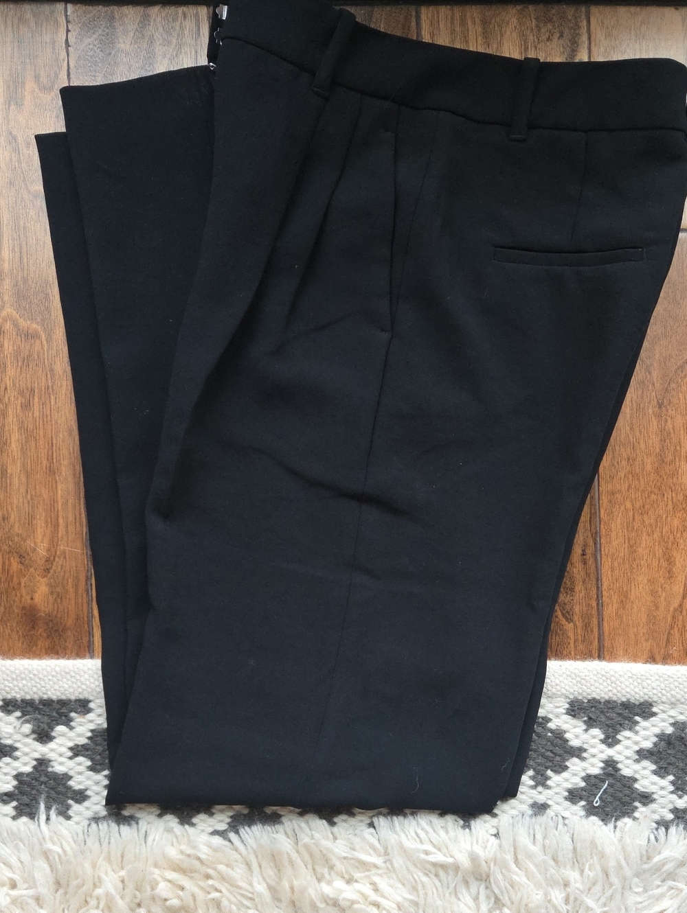 Aritzia Wilfred Black Women's Dress Pants Pleated Front Size 4